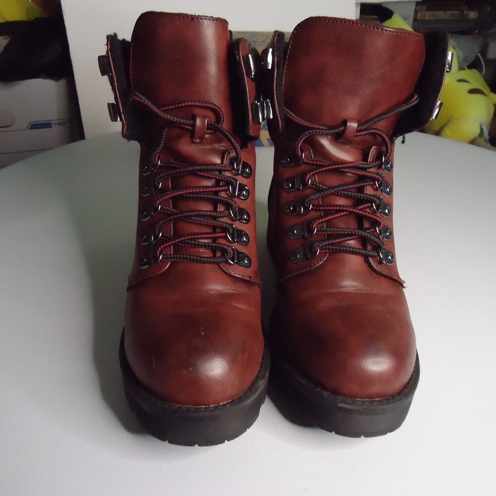 MIA Boots Shoes 8M  Maylynn Wine Burgundy Faux Shearling Lined Lace Up